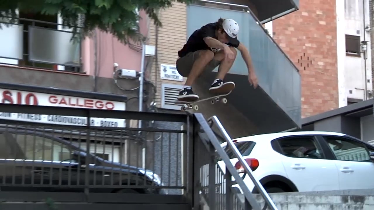 Picture of The Designers Went 'Off Grid' for This Clerkenwell Penthouse Apartment ...