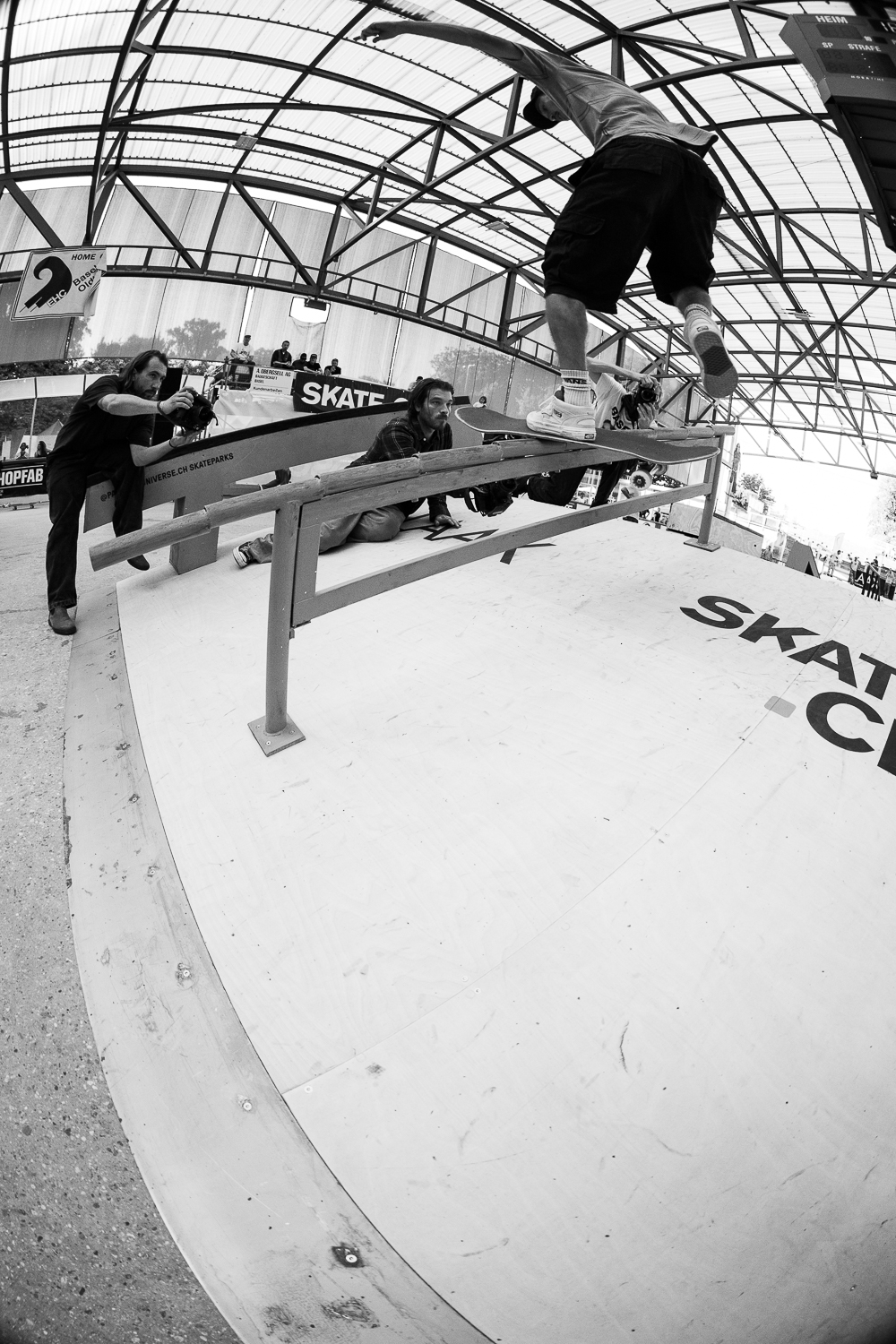 ESC25_029_JanHirt_OneFootFsBoardslide