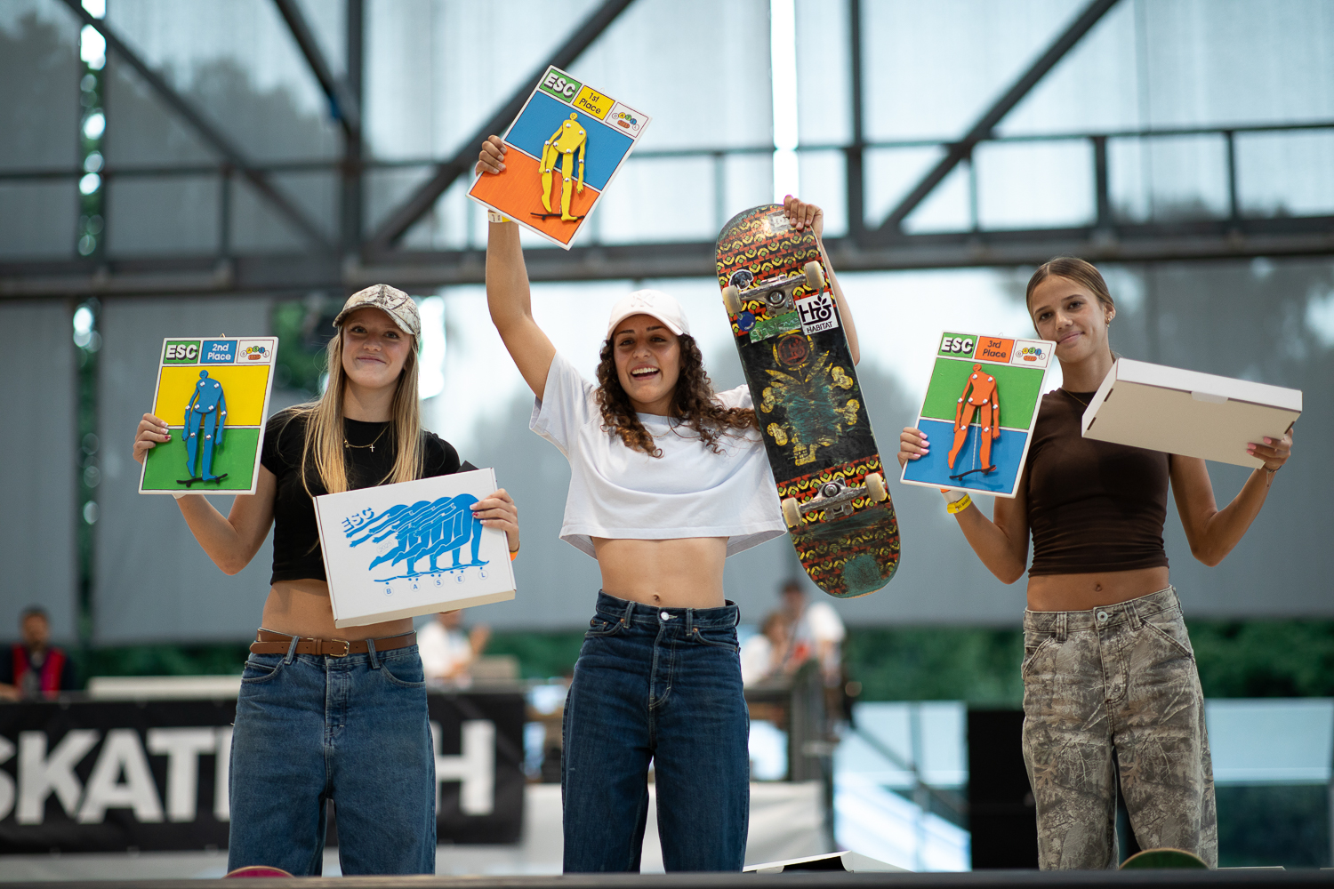 ESC25_031_WinnersWoman2