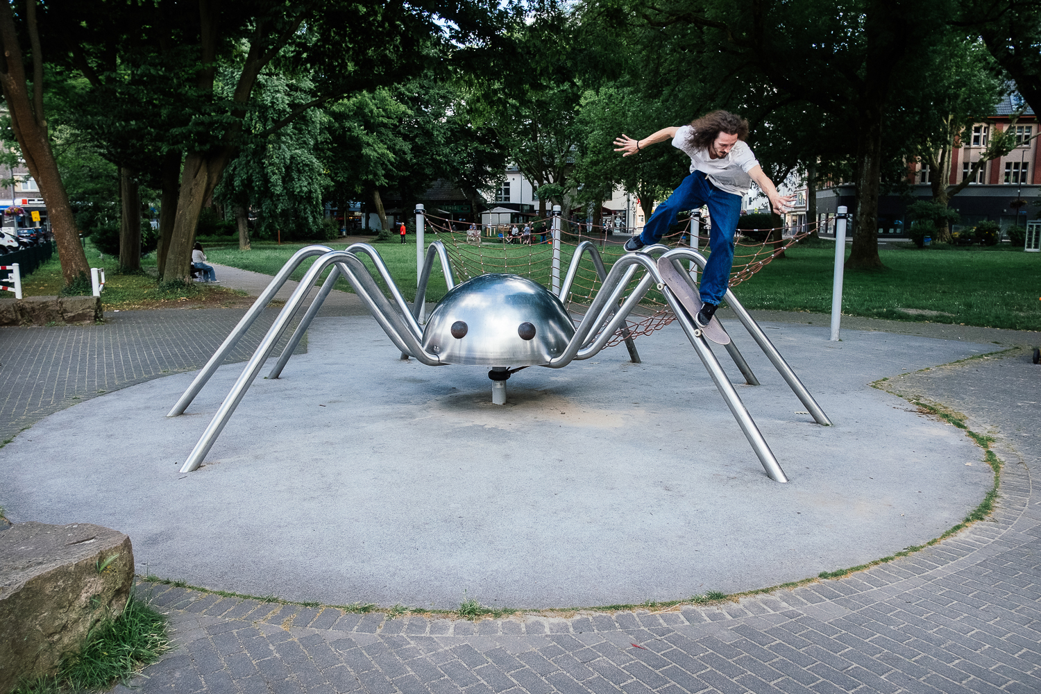 Jonas_Drop in 50-50_Spinne_irregularskatemag